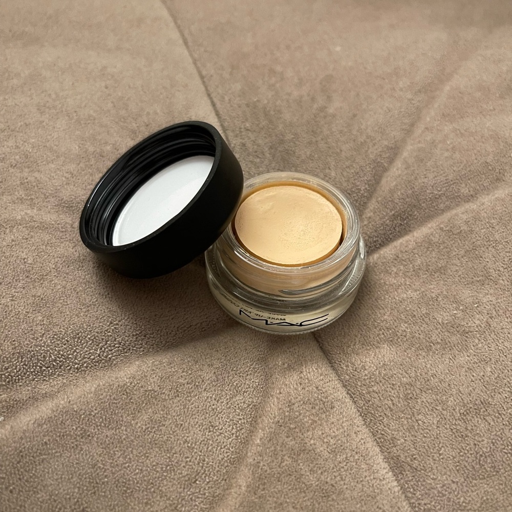 MAC Paint Pot “Soft Ochre”